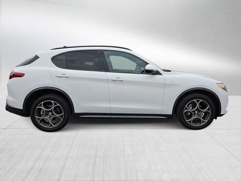 Used 2022 Alfa Romeo Stelvio Ti image 9