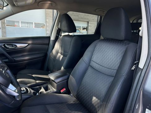 Used 2019 Nissan Rogue SV AWD/4WD image 8