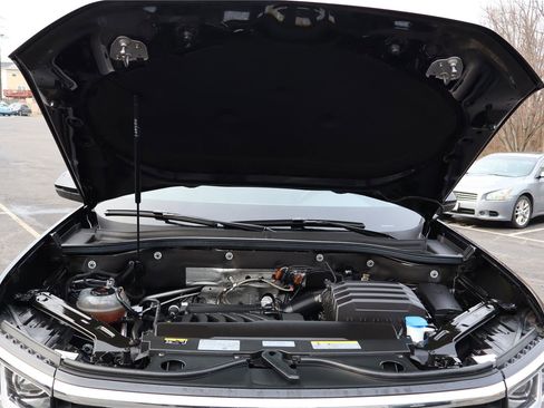 Certified 2023 Volkswagen Atlas Cross Sport SE w/ Black Wheel Package image 10