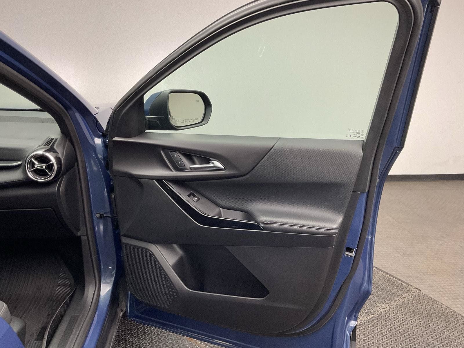 Certified 2025 Chevrolet Equinox LT w/ LPO, Floor Liner Package FWD image 21