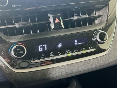 Used 2022 Toyota Corolla LE image 17