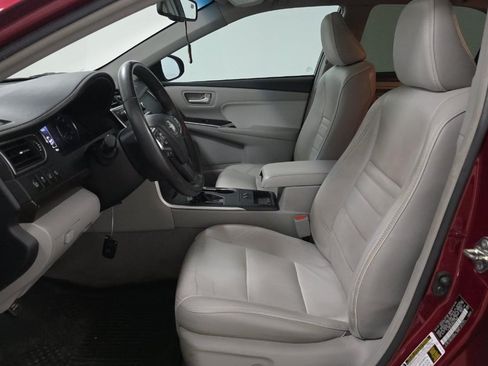 Used 2017 Toyota Camry XLE w/ Advanced Technology Package FWD image 3