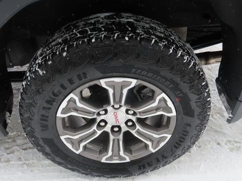 New 2026 GMC Sierra 1500 SLE w/ X31 Off-Road Package image 16