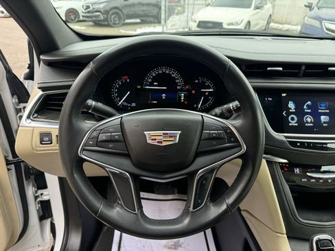 Used 2018 Cadillac XT5 Base image 40