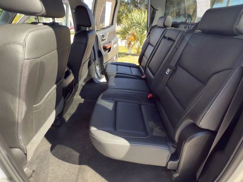 Used 2018 GMC Sierra 1500 SLT w/ SLT Premium Package image 17