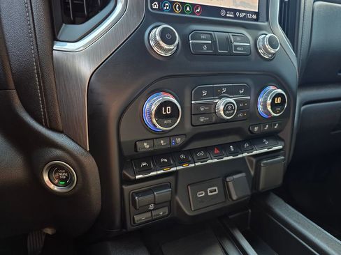 Used 2020 GMC Sierra 1500 Denali w/ Denali Premium Package image 19