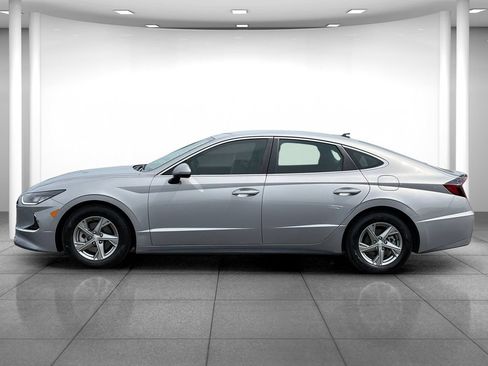 Used 2023 Hyundai Sonata SE FWD image 4