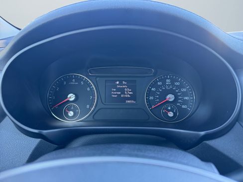 Used 2020 Kia Sorento LX w/ LX I4 Convenience Package image 12