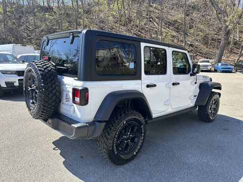 Certified 2023 Jeep Wrangler Unlimited w/ Cold Weather Group AWD/4WD image 5