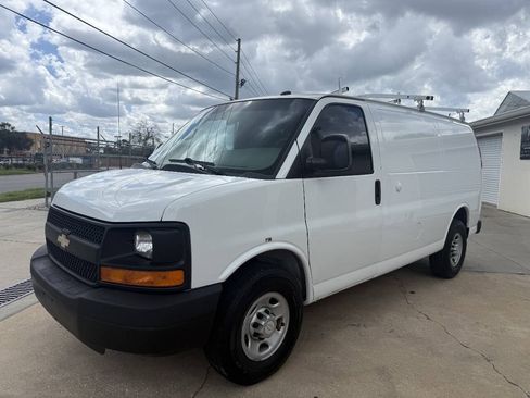 Used 2015 Chevrolet Express 2500 RWD image 2