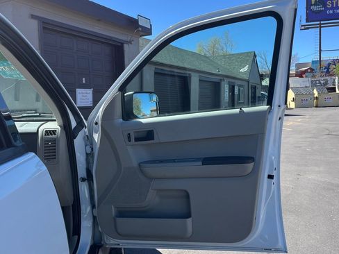 Used 2008 Ford Escape XLT image 11