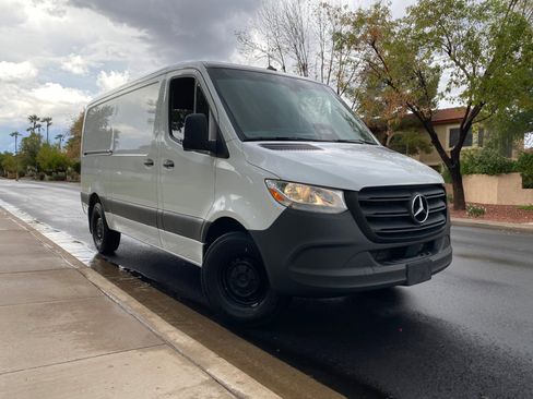 Used 2025 Mercedes-Benz Sprinter 2500 image 5