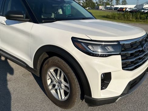 Used 2025 Ford Explorer Active w/ Active Comfort Package RWD image 5