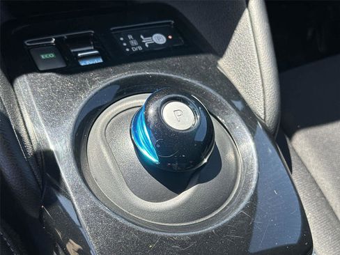 Used 2022 Nissan Leaf SV FWD image 19
