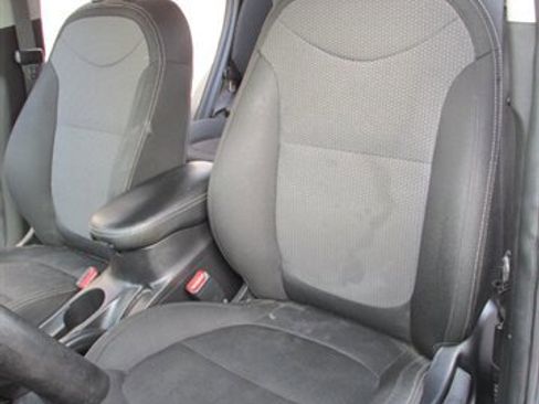 Used 2017 Kia Soul + FWD image 10