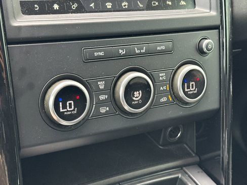 Used 2018 Land Rover Discovery SE image 20