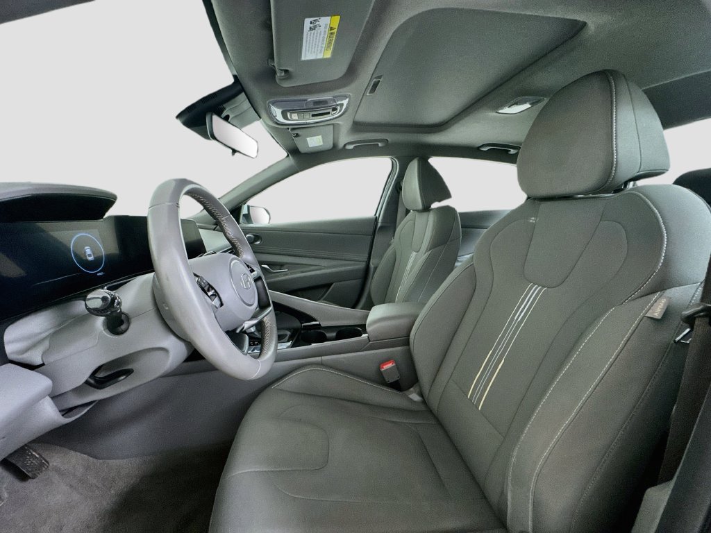 Used 2025 Hyundai Elantra SEL FWD image 11