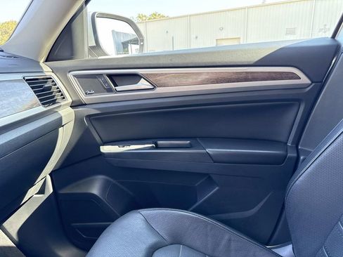 Used 2018 Volkswagen Atlas SEL Premium image 22