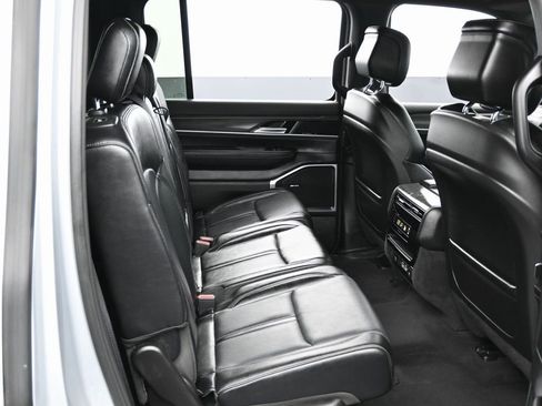 Used 2024 Jeep Wagoneer Series II w/ Flexible Seating Group image 40