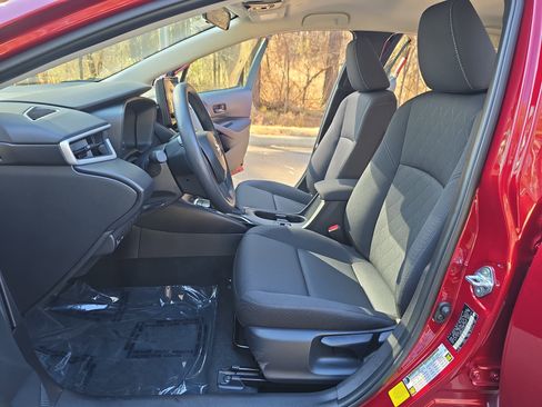 Used 2025 Toyota Corolla LE w/ Convenience Package image 14