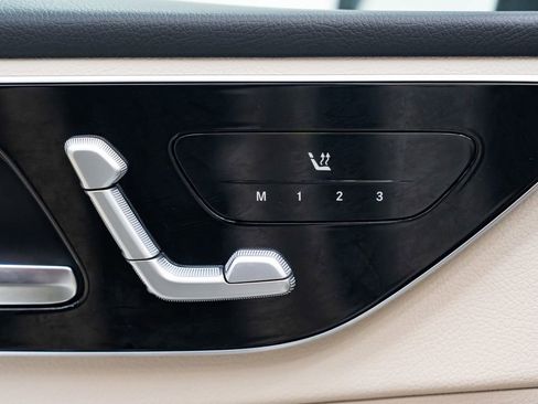 Used 2025 Mercedes-Benz C 300 4MATIC Sedan image 22