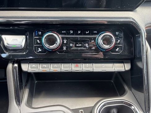 Used 2024 GMC Sierra 1500 AT4 w/ Technology Package AWD/4WD image 30