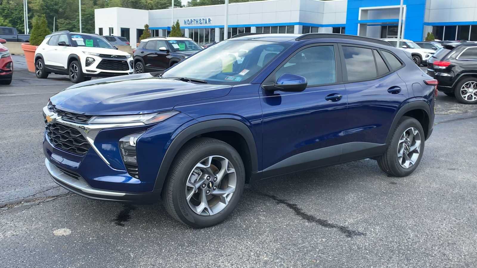 Certified 2024 Chevrolet Trax LT w/ LT Convenience Package FWD image 4