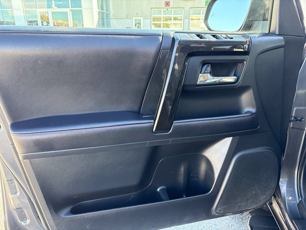Used 2022 Toyota 4Runner TRD Off-Road Premium AWD/4WD image 10