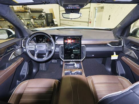 New 2026 GMC Acadia Denali Ultimate w/ LPO, Floor Liner Package image 13