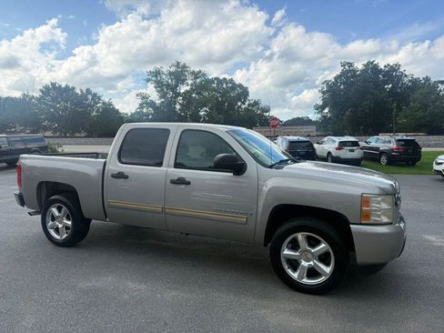 Used 2009 Chevrolet Silverado 1500 LT w/ All Star Package RWD image 4