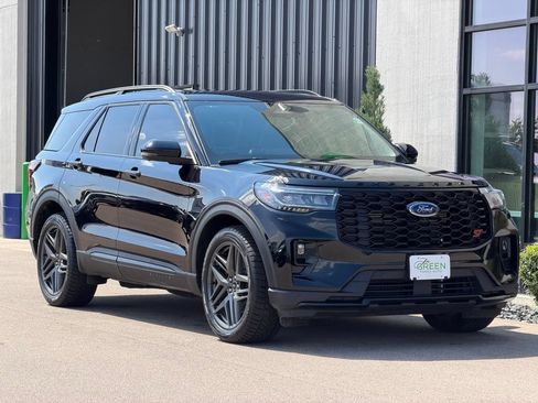 Used 2025 Ford Explorer ST AWD/4WD image 4