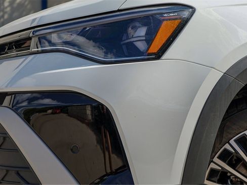 New 2025 Volkswagen Taos SE image 3