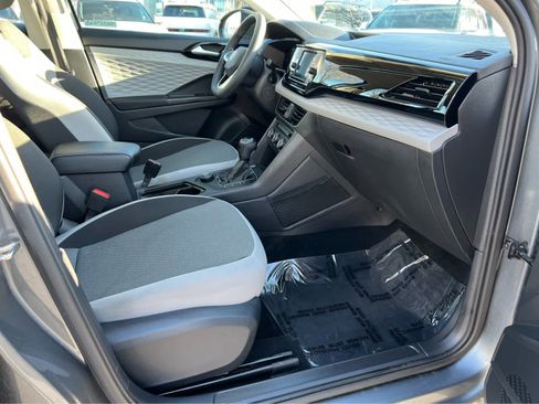 Used 2022 Volkswagen Taos S image 18
