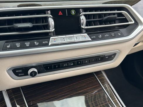 Used 2020 BMW X7 xDrive40i w/ Premium Package image 27