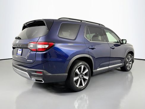 Certified 2025 Honda Pilot Touring image 5