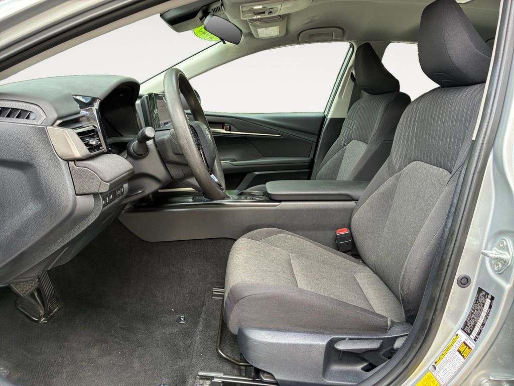 Used 2025 Toyota Camry LE FWD image 9