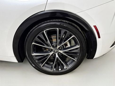 Used 2024 Toyota Prius XLE image 29