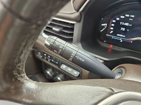 Used 2022 GMC Yukon XL Denali w/ Denali Premium Package image 28