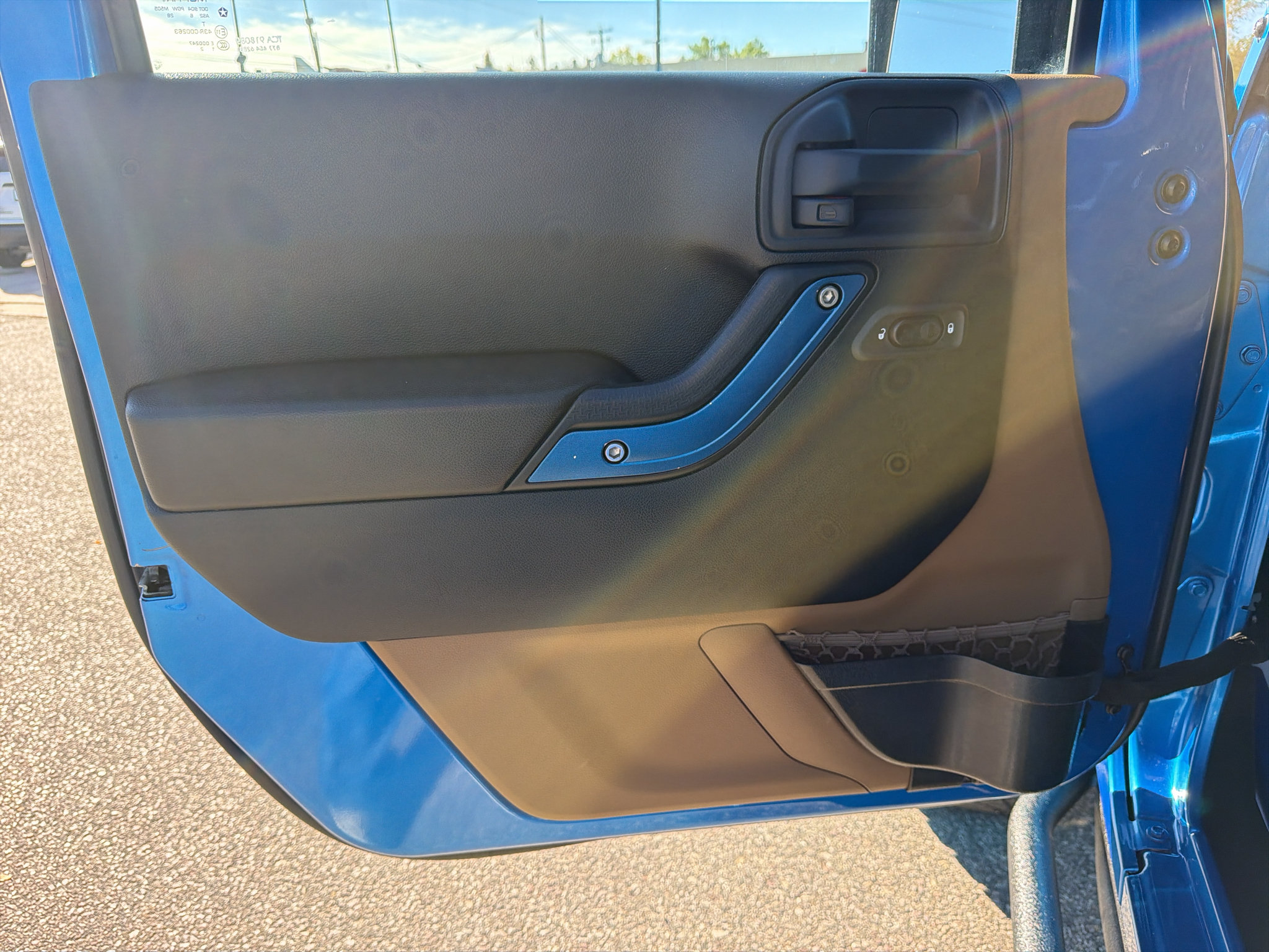 Used 2016 Jeep Wrangler Unlimited Sahara AWD/4WD image 13