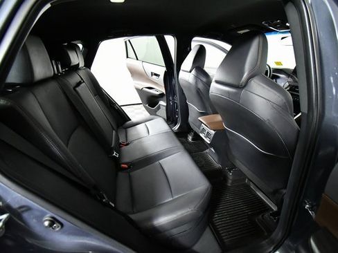 Used 2023 Toyota Venza XLE image 23