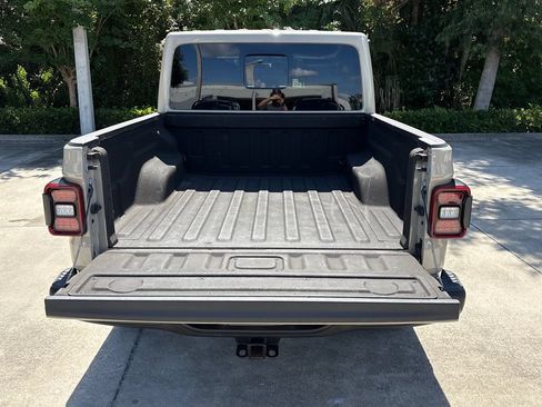 Used 2022 Jeep Gladiator Rubicon w/ LED Lighting Group AWD/4WD image 24