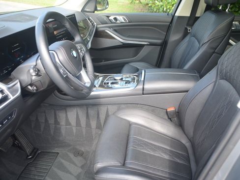 Used 2025 BMW X7 xDrive40i AWD/4WD image 12