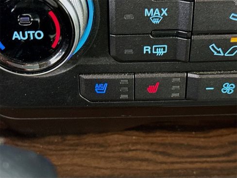 Used 2016 Ford F150 Lariat w/ Equipment Group 502A Luxury image 14