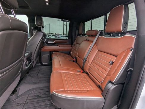 Used 2024 GMC Sierra 3500 Denali Ultimate image 16