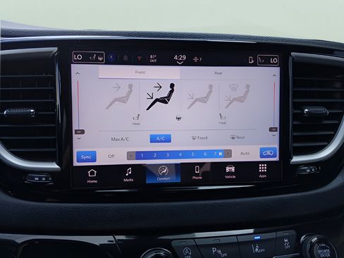 Used 2025 Chrysler Pacifica Select FWD image 15