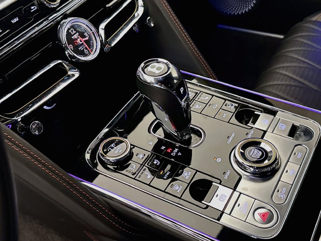 Used 2022 Bentley Flying Spur V8 AWD/4WD image 17
