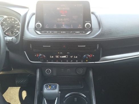 Used 2021 Nissan Rogue SL FWD image 27