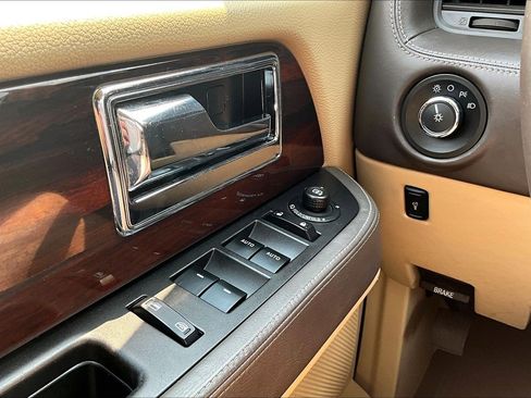 Used 2015 Lincoln Navigator 4WD w/ Equipment Group 101A Reserve image 35