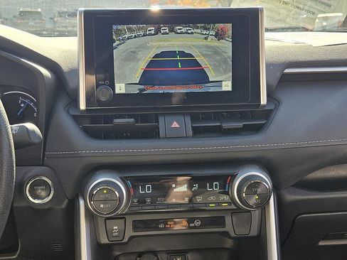 Used 2024 Toyota RAV4 XLE image 22