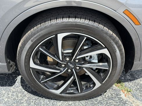 Certified 2024 Lincoln Corsair Grand Touring w/ Rear Removable Package Tray AWD/4WD image 11